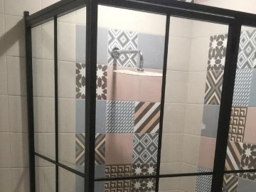 Угловая душевая